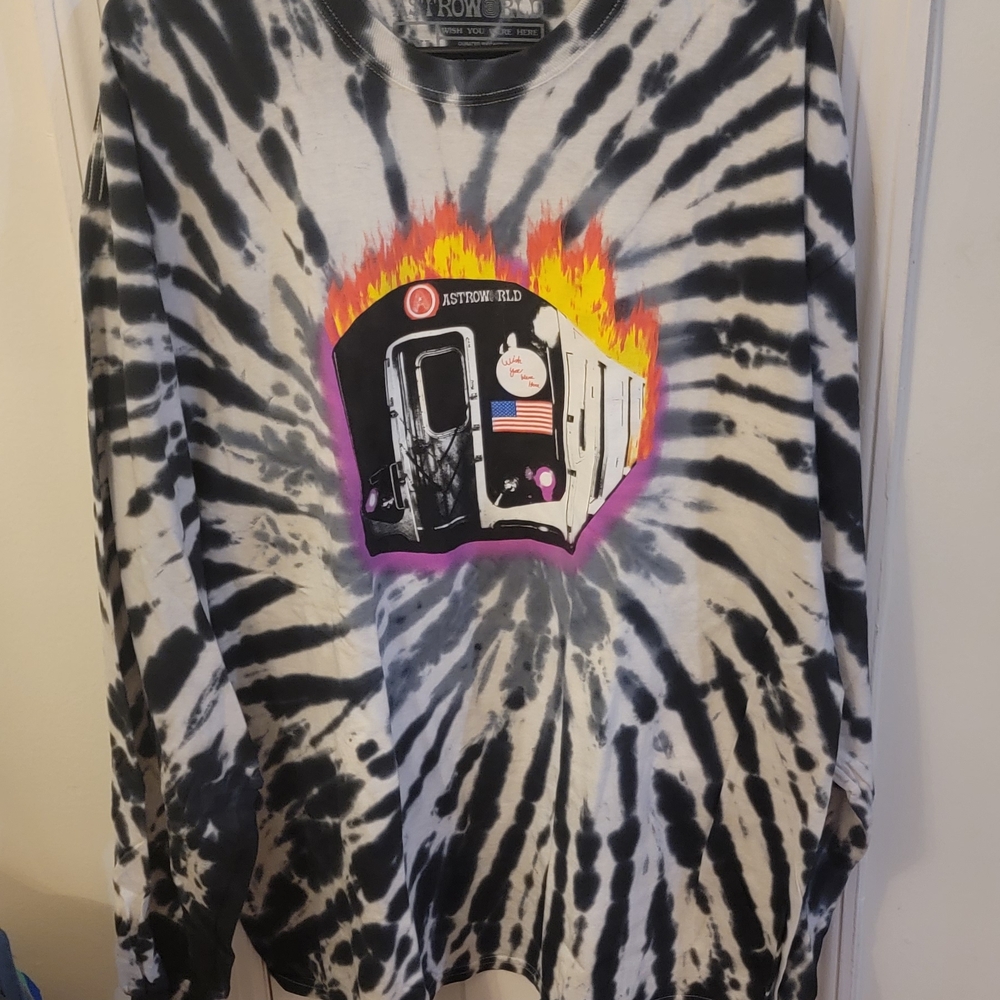 Travis Scott Tour Long Sleeve Black and White Tie-Dye Sweatshirt with Graphic